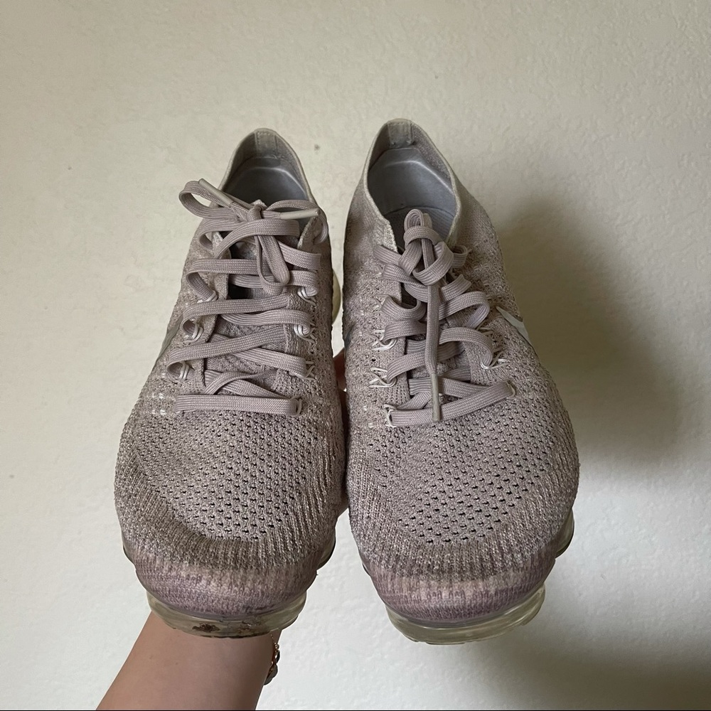 Nike Women VaporMax Size 9 Blush Color